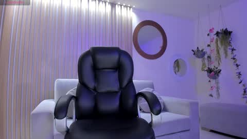  Donna Stonne  online show from 10/03/25, 04:20