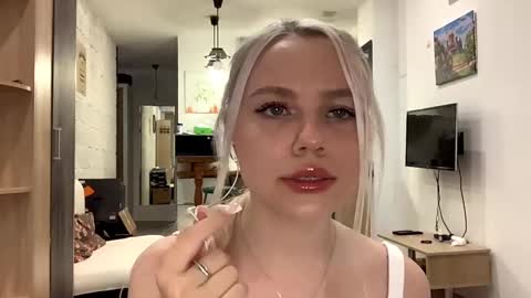 Stella online show from 10/29/25, 04:09