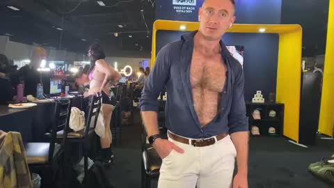 Donny online show from 10/17/25, 11:18