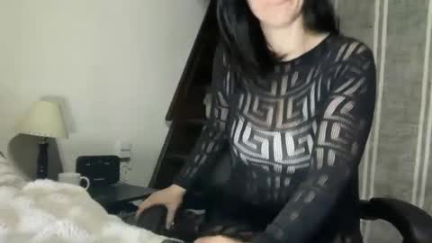 Snapshot of dontcallmeangel_ chatting on 06/23/26, 07:45 Iara online show from 06/23/26, 07:45