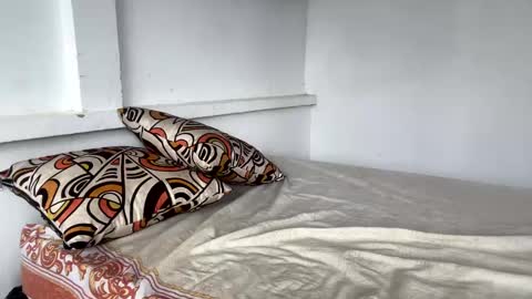 donvergha online show from 02/05/25, 02:48