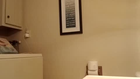 Snapshot of donwyan4 chatting on 09/10/25, 07:52 donwyan4 online show from 09/10/25, 07:52