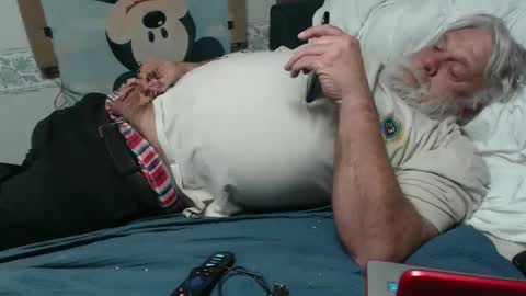 Snapshot of doouugcumming chatting on 01/12/25, 09:40 cummingdoouug online show from 01/12/25, 09:40