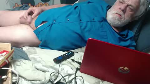 Snapshot of doouugcumming chatting on 05/10/26, 02:44 cummingdoouug online show from 05/10/26, 02:44