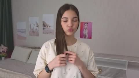Kiki online show from 03/26/26, 01:22