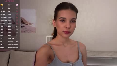 Kiki online show from 04/13/26, 12:38