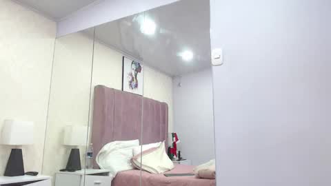 Anny online show from 12/22/25, 12:57