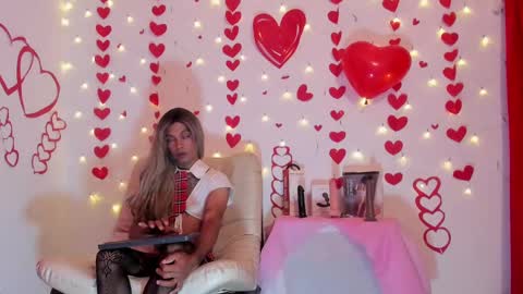 Nicolle online show from 02/10/25, 02:37