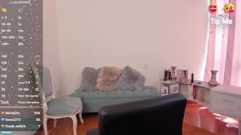 Nicolle online show from 03/03/25, 04:46