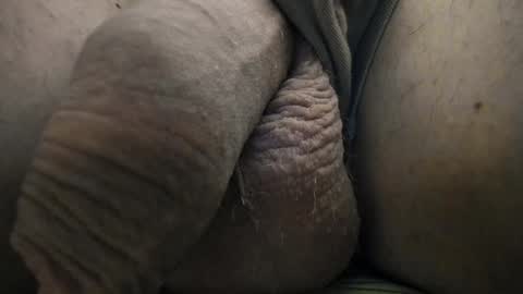 Snapshot of doriancretu95 chatting on 12/03/24, 02:49 menu below online show from 12/03/24, 02:49