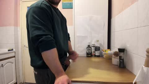 Snapshot of doriancretu95 chatting on 12/07/24, 11:23 menu below online show from 12/07/24, 11:23