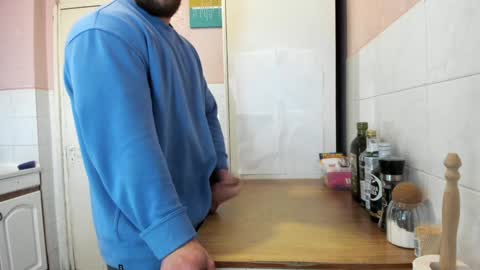 Snapshot of doriancretu95 chatting on 12/31/24, 09:31 menu below online show from 12/31/24, 09:31