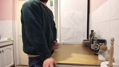 Snapshot of doriancretu95 chatting on 01/03/25, 07:06 menu below online show from 01/03/25, 07:06