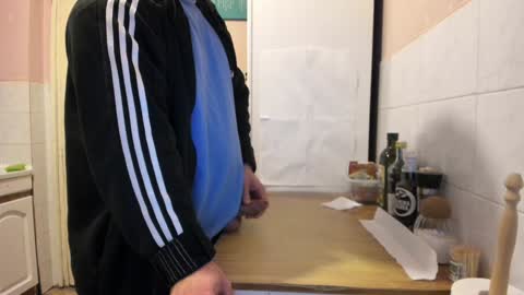 Snapshot of doriancretu95 chatting on 01/16/25, 04:49 menu below online show from 01/16/25, 04:49