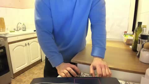 Snapshot of doriancretu95 chatting on 02/16/25, 09:05 menu below online show from 02/16/25, 09:05