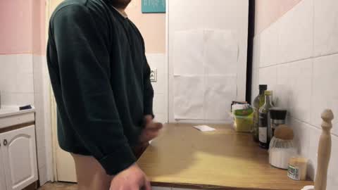 Snapshot of doriancretu95 chatting on 03/01/25, 04:37 menu below online show from 03/01/25, 04:37