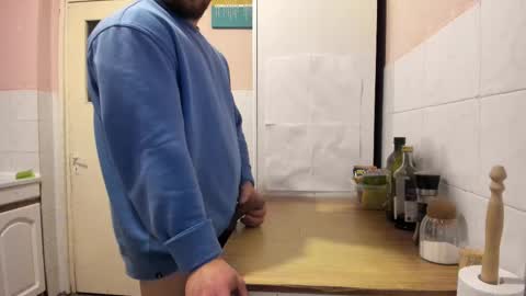 Snapshot of doriancretu95 chatting on 03/05/25, 06:45 menu below online show from 03/05/25, 06:45