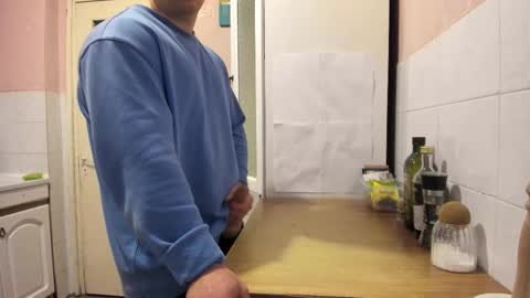 Snapshot of doriancretu95 chatting on 03/09/25, 03:38 menu below online show from 03/09/25, 03:38