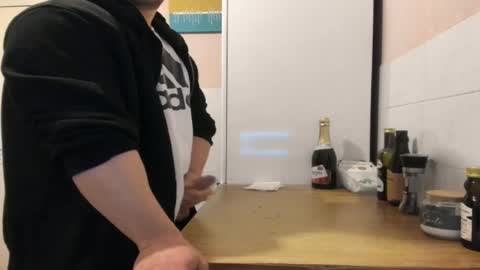 menu  below online show from 04/18/26, 01:26