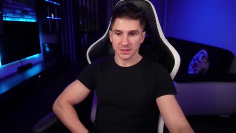 Dorian Reyes online show from 12/19/24, 11:03