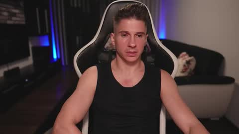 Dorian Reyes online show from 10/28/25, 01:20