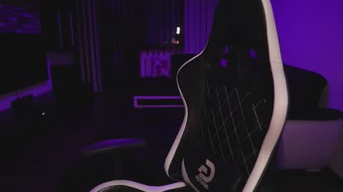 Dorian Reyes online show from 10/30/25, 12:45