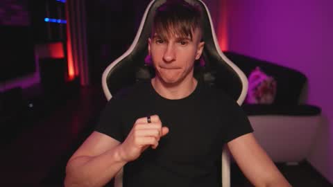 Dorian Reyes online show from 11/16/25, 10:15