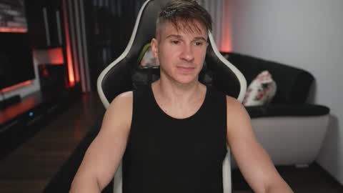 Dorian Reyes online show from 11/19/25, 10:32