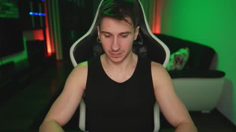 Dorian Reyes online show from 11/30/25, 12:25