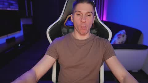 Dorian Reyes online show from 12/21/25, 09:00