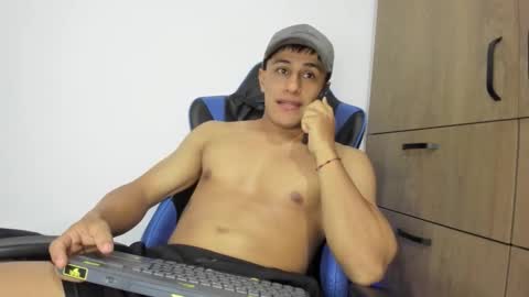 dorman_boy online show from 12/02/25, 01:44