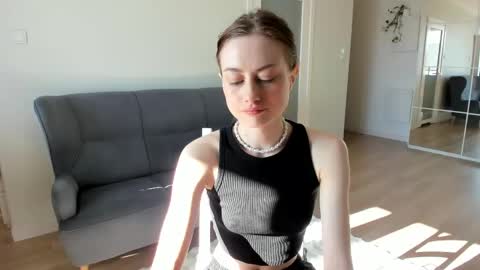 Snapshot of dormineaa chatting on 04/29/26, 06:06 dormineaa online show from 04/29/26, 06:06