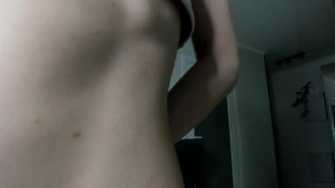 Snapshot of dormineaa chatting on 05/11/26, 04:04 dormineaa online show from 05/11/26, 04:04