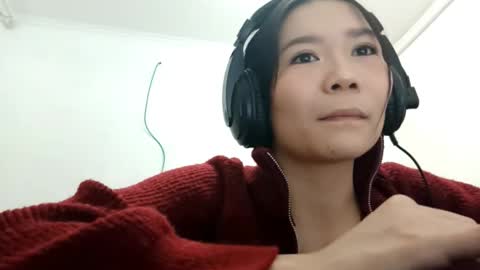 Snapshot of dorothygreene chatting on 11/04/25, 06:29 YuKi online show from 11/04/25, 06:29