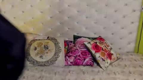 Dorra online show from 09/24/25, 08:01