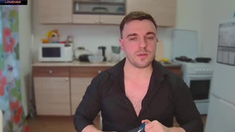 Snapshot of dosilasa chatting on 12/19/24, 08:23 Sasha online show from 12/19/24, 08:23