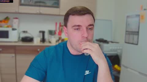 Snapshot of dosilasa chatting on 01/08/25, 07:03 Sasha online show from 01/08/25, 07:03