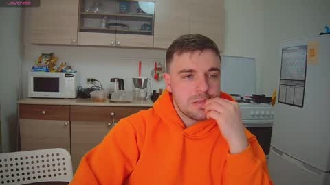 Snapshot of dosilasa chatting on 02/17/25, 06:37 Sasha online show from 02/17/25, 06:37