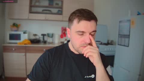 Snapshot of dosilasa chatting on 02/25/25, 08:03 Sasha online show from 02/25/25, 08:03