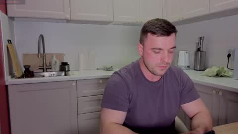 Snapshot of dosilasa chatting on 09/30/25, 04:12 Sasha online show from 09/30/25, 04:12