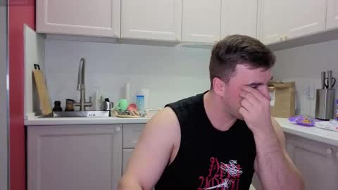 Snapshot of dosilasa chatting on 10/13/25, 05:46 Sasha online show from 10/13/25, 05:46