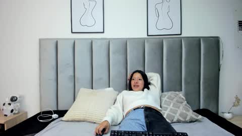 Snapshot of double_temptatiion_ chatting on 02/14/26, 12:24 Vall Lufan online show from 02/14/26, 12:24