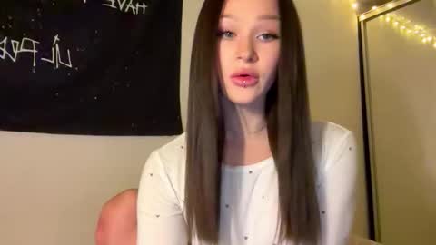 MOLLYYYY dont forget to give me a thumb up online show from 11/03/25, 01:34