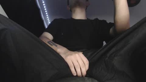 douglas_drake online show from 10/30/25, 11:27