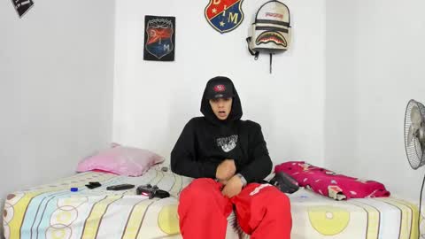 Snapshot of douglas_gallegos chatting on 12/10/24, 02:27 douglas_gallegos online show from 12/10/24, 02:27