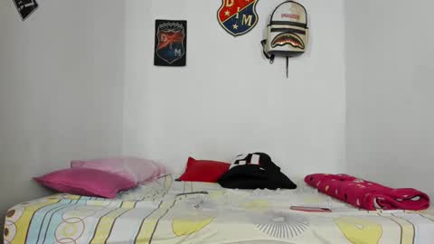 Snapshot of douglas_gallegos chatting on 12/14/24, 07:46 douglas_gallegos online show from 12/14/24, 07:46