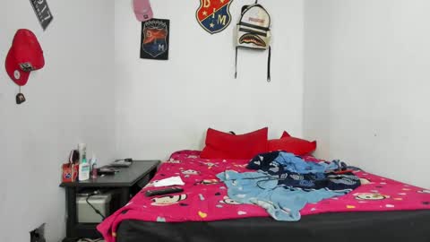 Snapshot of douglas_gallegos chatting on 12/27/24, 04:58 douglas_gallegos online show from 12/27/24, 04:58