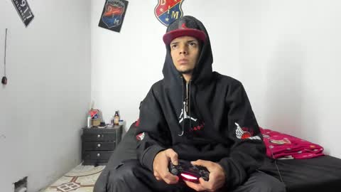 Snapshot of douglas_gallegos chatting on 01/16/25, 03:56 douglas_gallegos online show from 01/16/25, 03:56