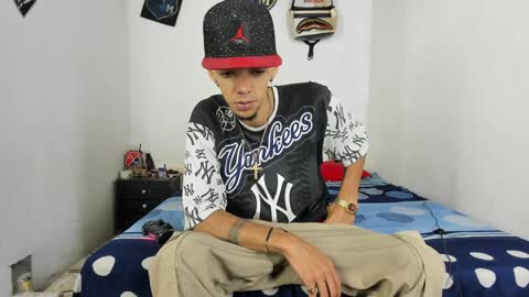 Snapshot of douglas_gallegos chatting on 01/21/25, 01:50 douglas_gallegos online show from 01/21/25, 01:50