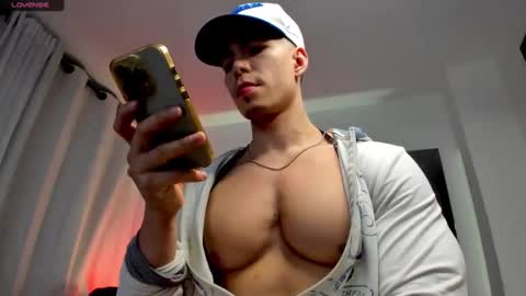 Snapshot of douglassafado chatting on 11/15/25, 05:05 Douglas Safado online show from 11/15/25, 05:05